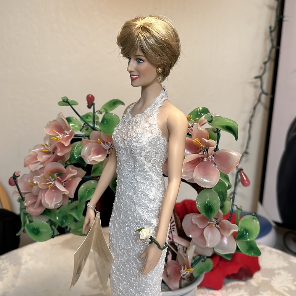 Franklin Mint Princess Diana of Whales. The people’s Princess forever. - Picture 3 of 8